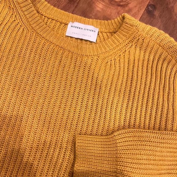 Really cute cropped modern citizen sweater!! Gorgeous color!! - Picture 8 of 8